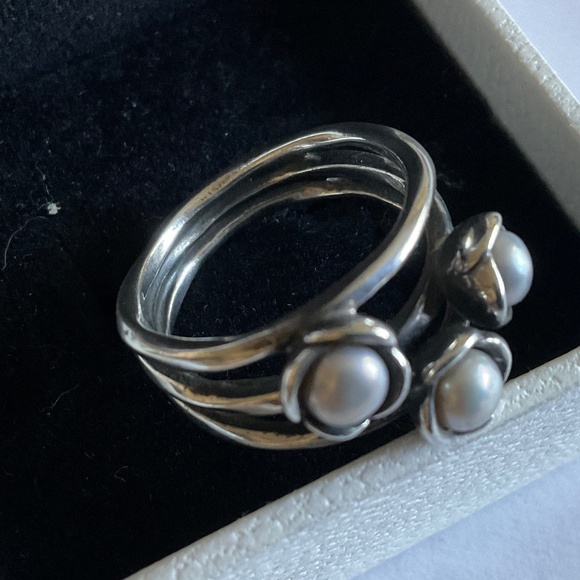 Pandora Silver Ring with Pearlescent Accents - Picture 4 of 5